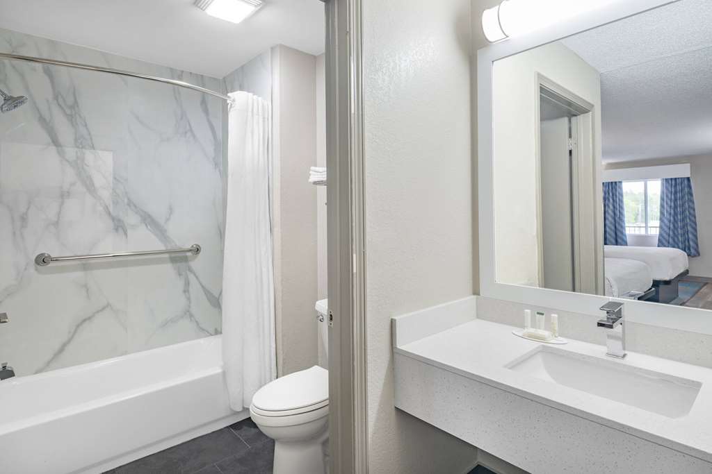 Days Inn by Wyndham Hamilton - photo 16