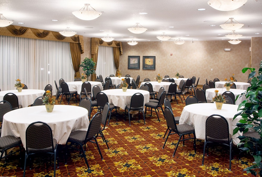 Clubhouse Hotel Suites Sioux Falls - photo 25