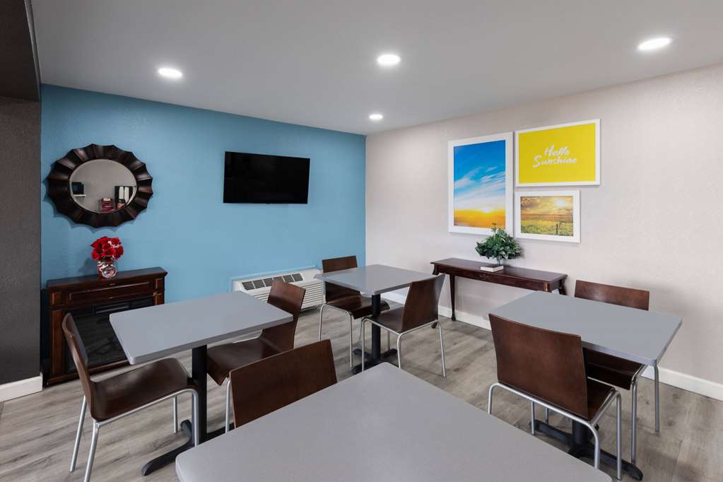 Days Inn by Wyndham Childersburg Sylacauga - photo 6
