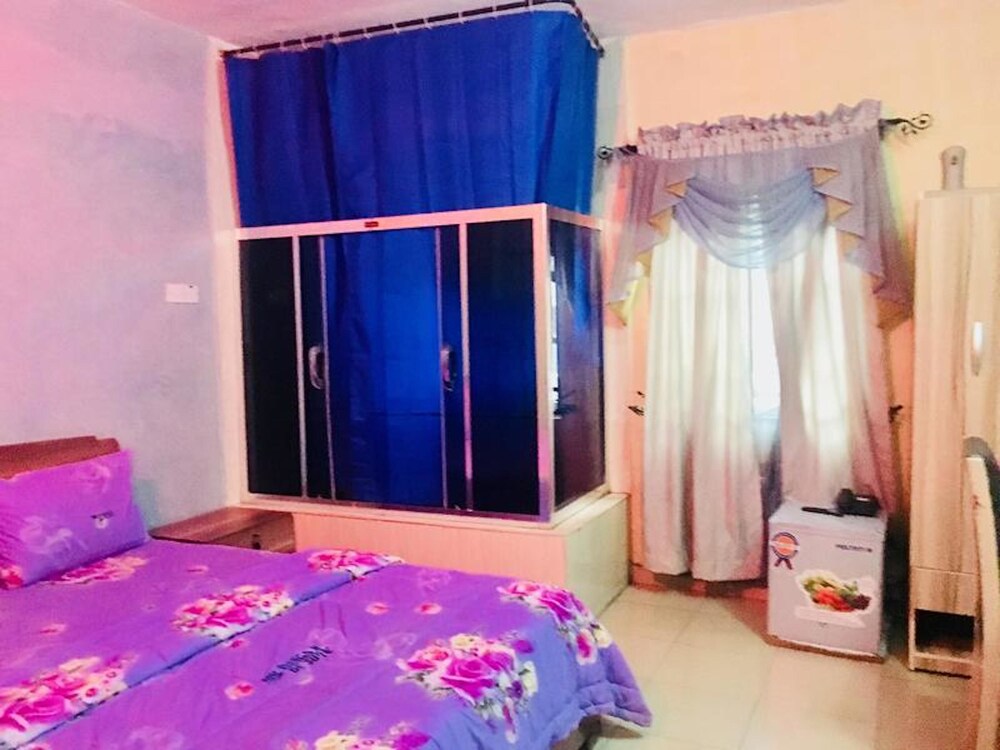 Hunga.M.De Suites