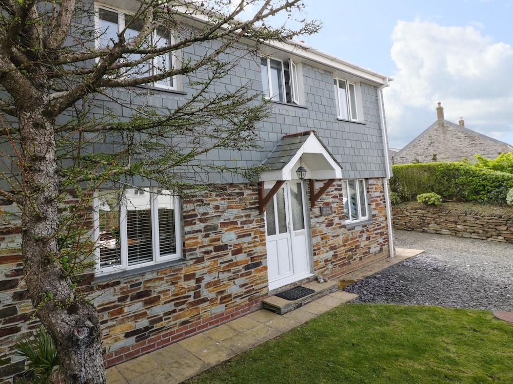 Hazel Cottage — 4-Star Luxury Hotel in Tintagel, United Kingdom