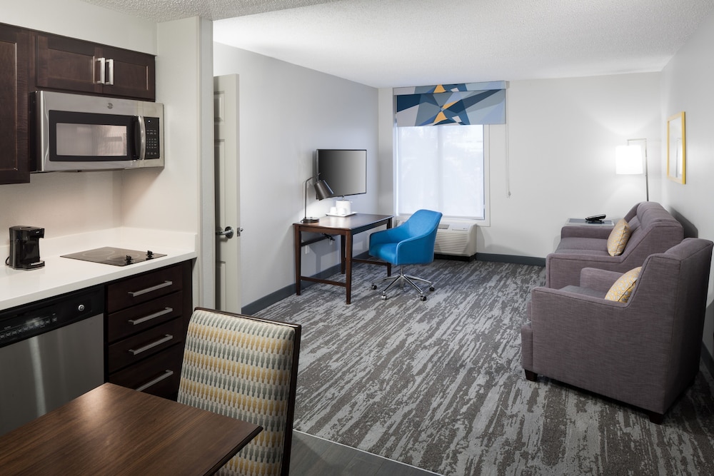 Hampton Inn & Suites Miami Doral Dolphin Mall - photo 23