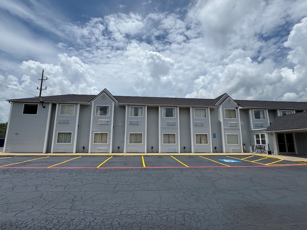Americas Best Value Inn & Suites Ada - photo 23