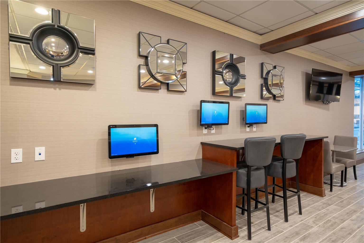Cottonwood Airport & Expo Hotel Louisville - photo 21
