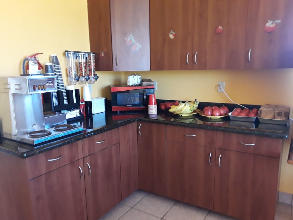Sunbridge Inn & Suites - photo 14