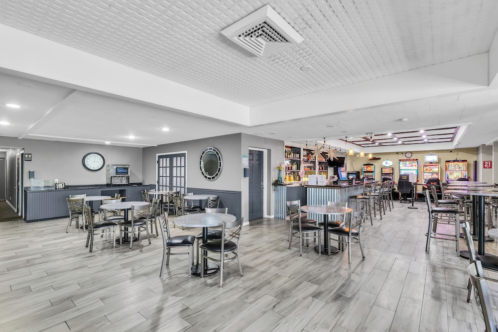 Eastlake Suites Hotel & Conference Center By OYO Urbana - photo 115