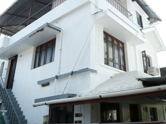 Little Flower Homestay