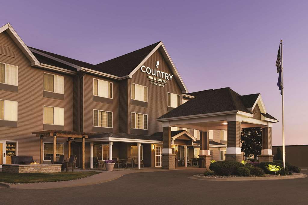 Country Inn & Suites by Radisson Albert Lea MN - photo 2