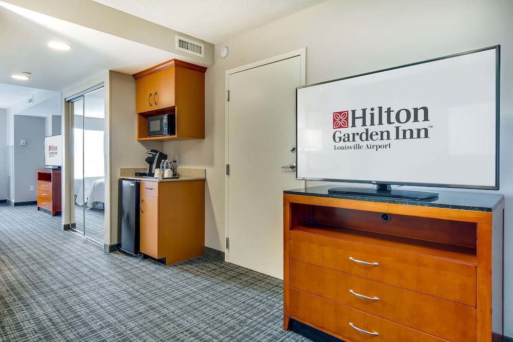 Hilton Garden Inn Louisville Airport - photo 23