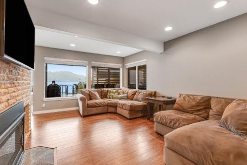 Summit Lake Getaway — 4-Star Luxury Hotel in Olympia, United States
