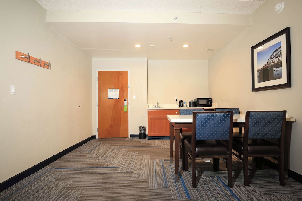 Hampton Inn Bordentown - photo 13
