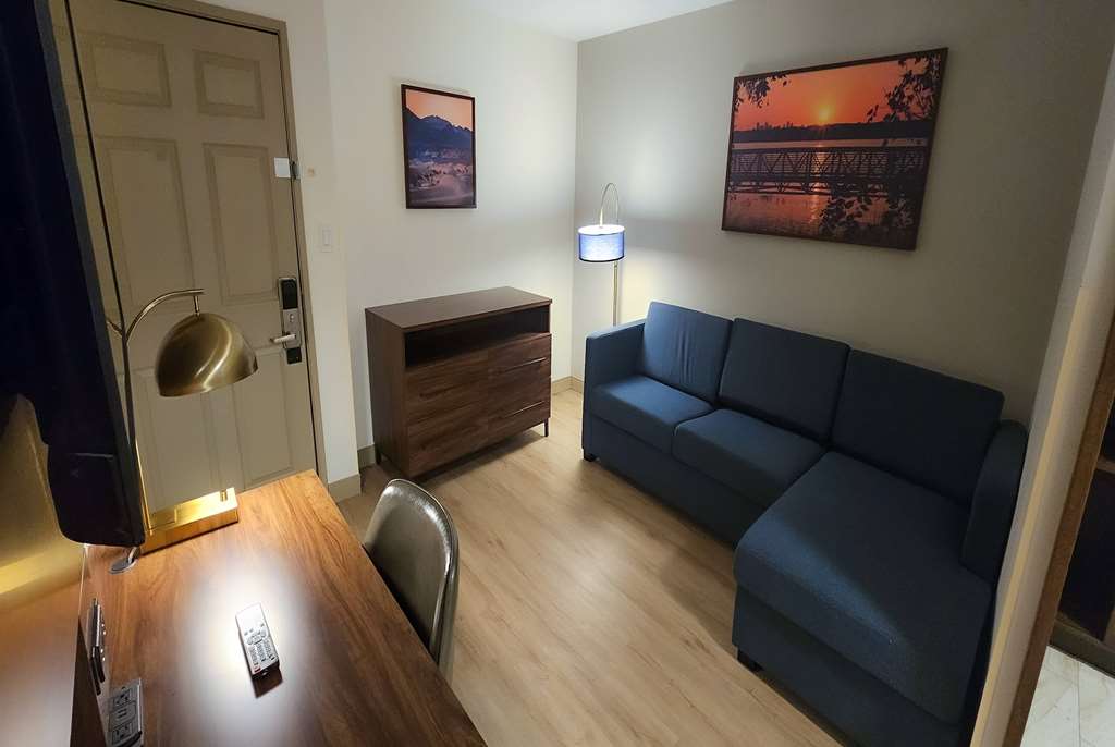 La Quinta Inn & Suites by Wyndham Dallas Mesquite - photo 62