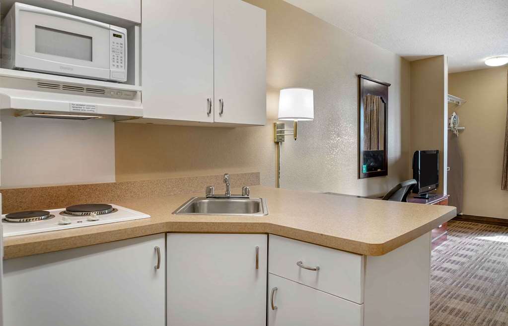 Extended Stay America Select Suites Detroit Sterling Heights - photo 8