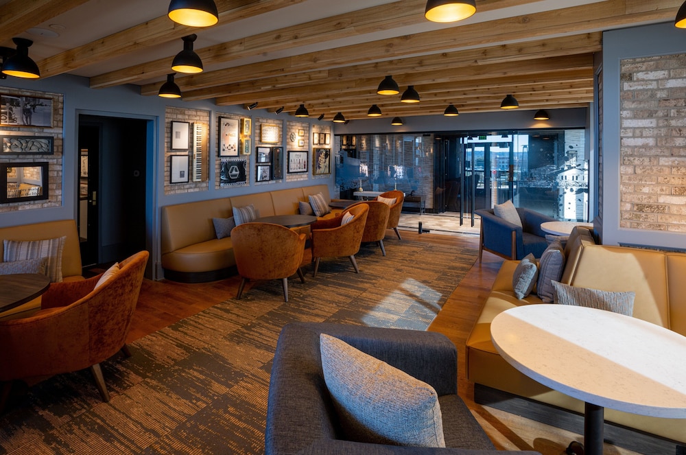 Hotel Indigo Columbus at Riverfront Place by IHG - photo 25