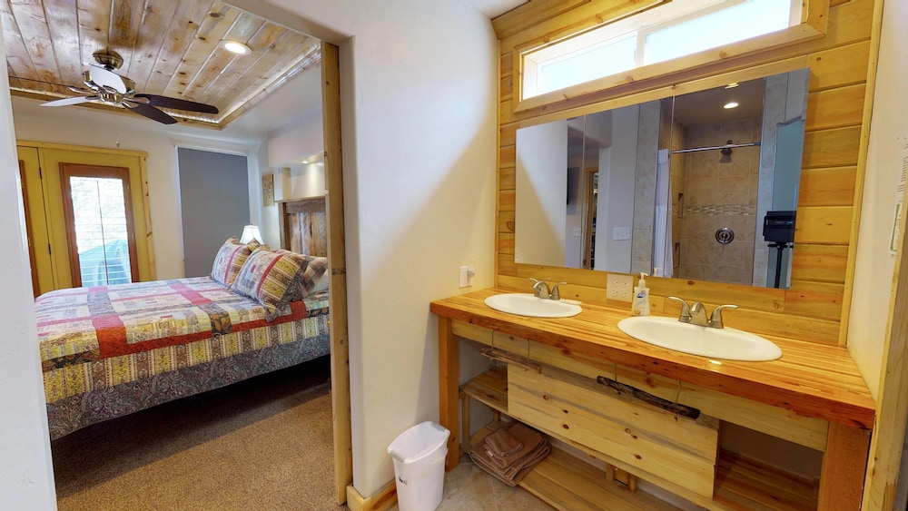 The Cedars Country Cottage — Blanding — photo 4