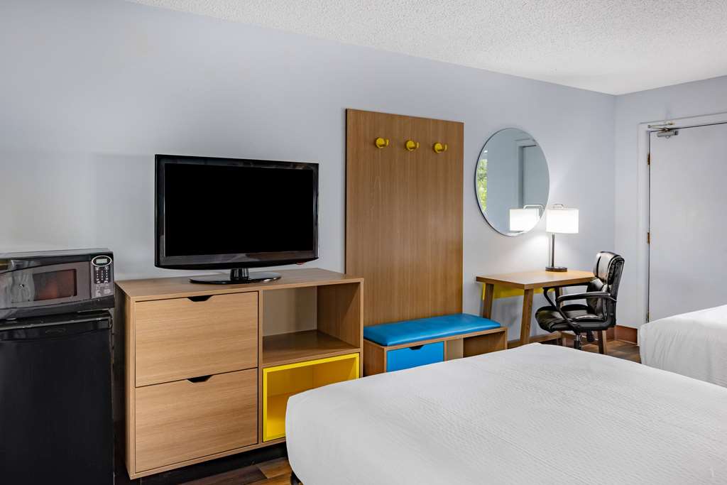 Days Inn by Wyndham Pensacola I 10 - photo 16