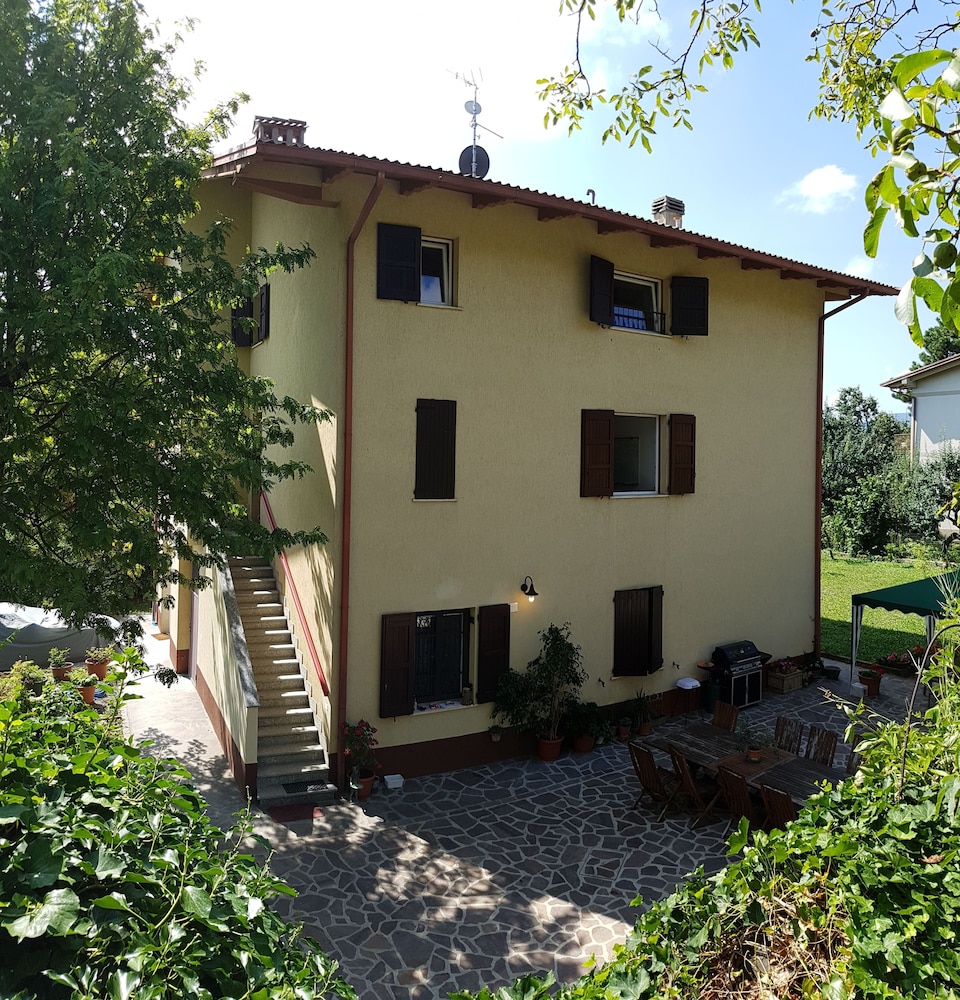 Cherry House B&B — 4-Star Luxury Hotel in Polinago, Italy