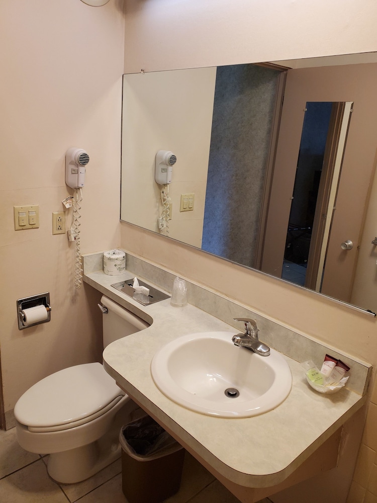 Richmond Inn & Suites - photo 22