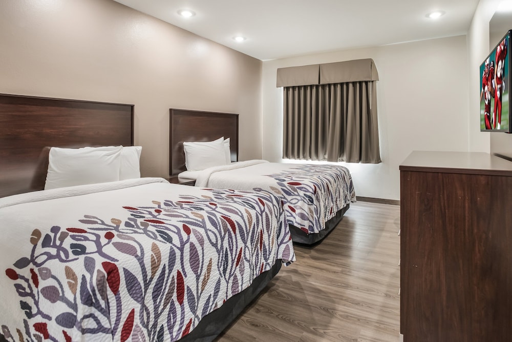Red Roof Inn & Suites Lake Charles - photo 8