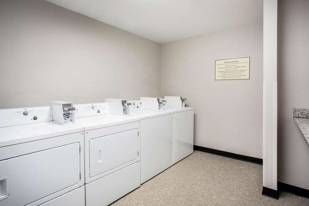 La Quinta Inn & Suites by Wyndham Lynchburg at Liberty Univ. - photo 55