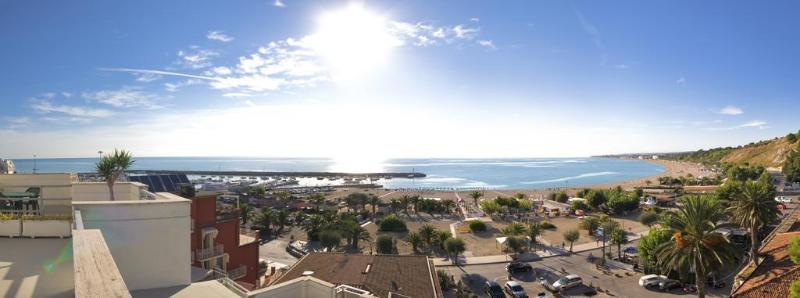 Hotel Sorriso — hotel in Numana