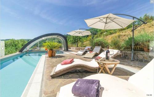 DeiMori LaMassa private villa with pool — 4-Star Luxury Hotel in Castel San Niccolo, Italy