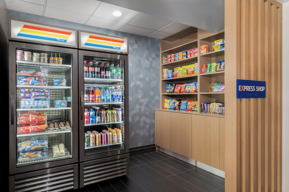 Holiday Inn Express Hotel & Suites Bentonville by IHG - photo 44