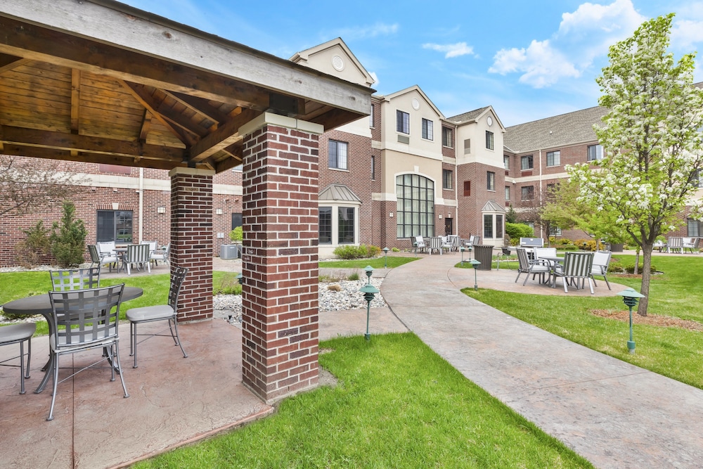 Staybridge Suites Lansing Okemos - photo 31
