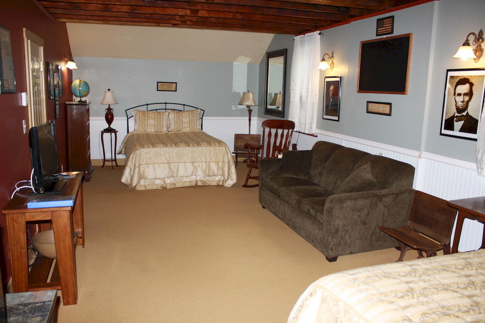 Zuber's Homestead Hotel - photo 6