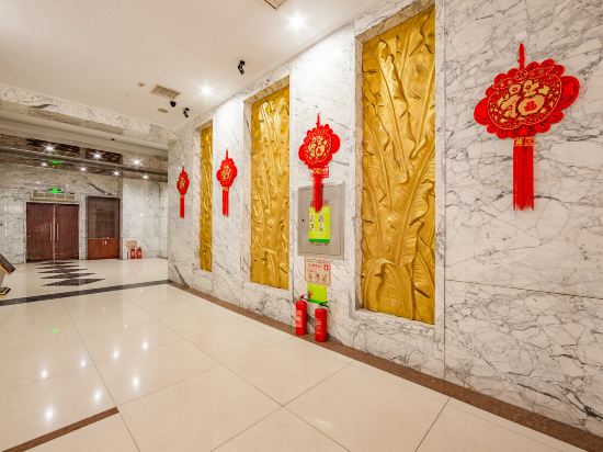 Kunlun Business Hotel in Dandong, People's Republic of China