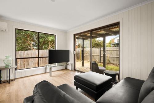 Jan Juc Living Coastal Escape for 6 in Torquay, Australia