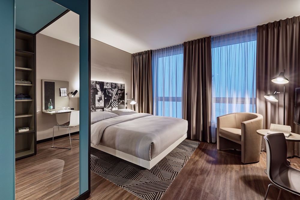 LÉgÈre Hotel Garni