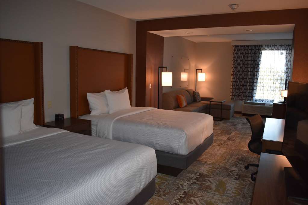 La Quinta Inn & Suites by Wyndham Flagstaff East I - photo 10