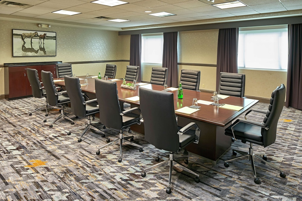 Hilton Cincinnati Airport - photo 35