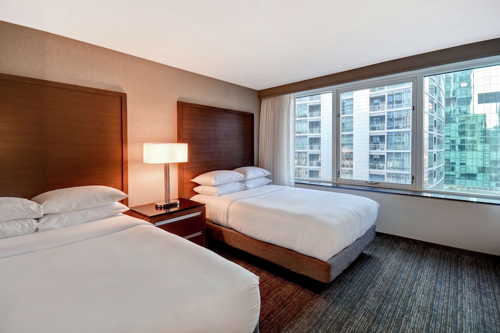Embassy Suites by Hilton Chicago Downtown Magnificent Mile - photo 8