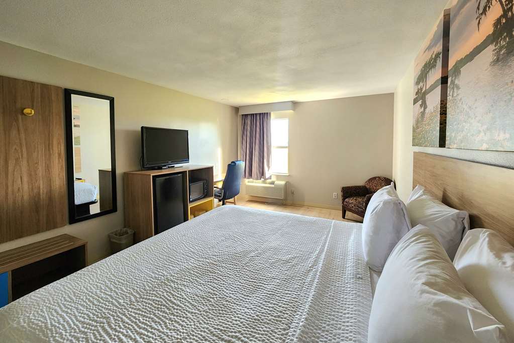 Days Inn by Wyndham Lafayette Scott - photo 23
