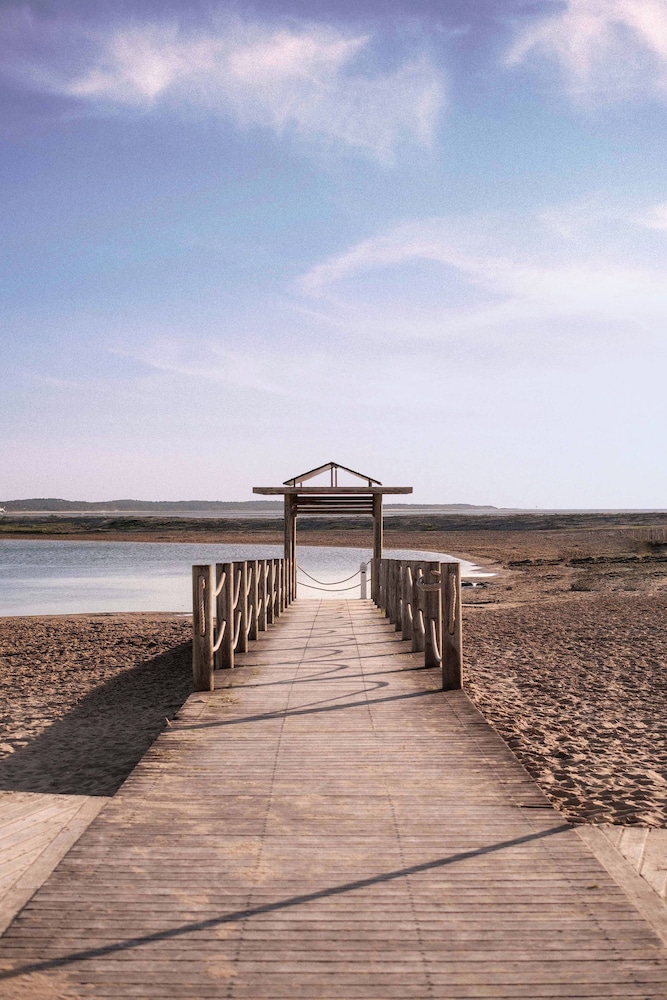 Slow Village Marennes Oléron — hotel in Marennes