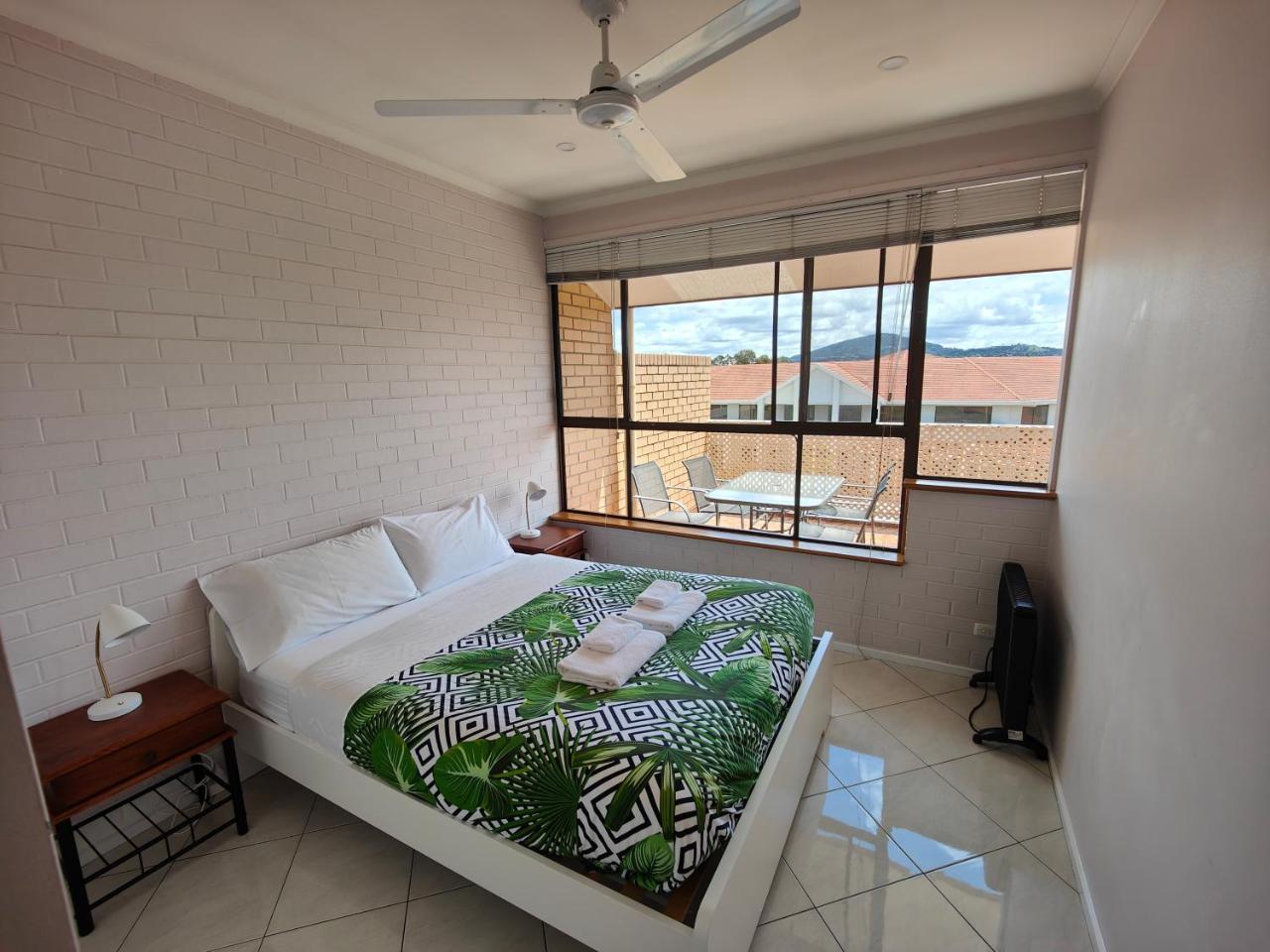 Tuggeranong Short Stay #08 Sleeps 6 — 4-Star Luxury Hotel in Greenway, Australia