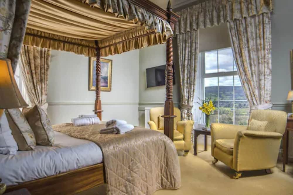 The Manor Hotel - carbon neutral hotel in Brecon