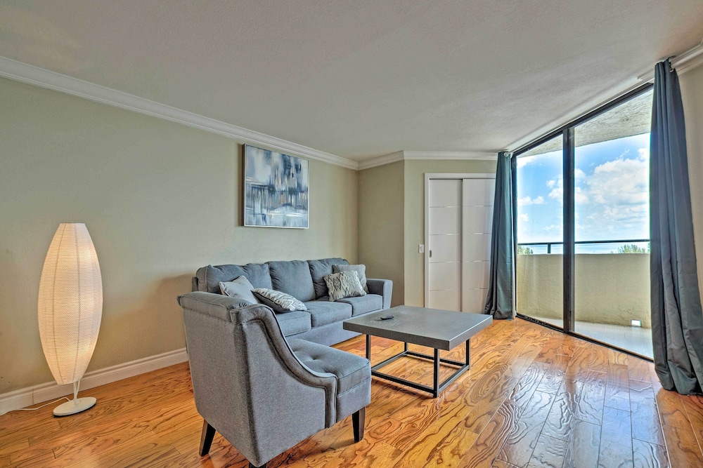 Modern Waterfront Hudson Condo with Resort Pool - photo 3