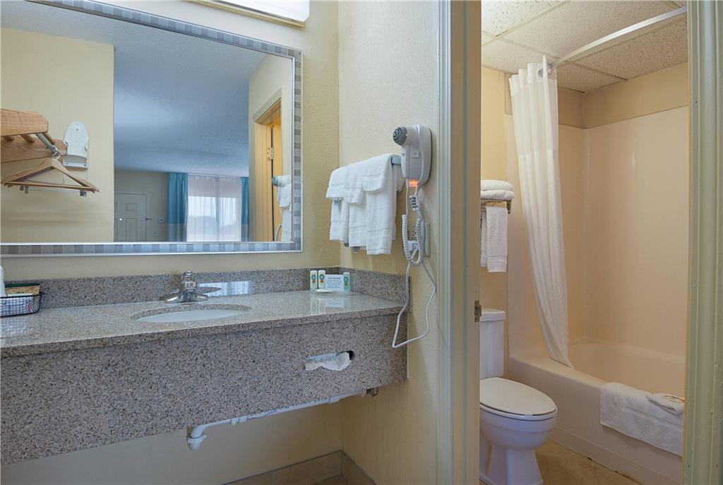Quality Inn Calhoun North I 75 - photo 12