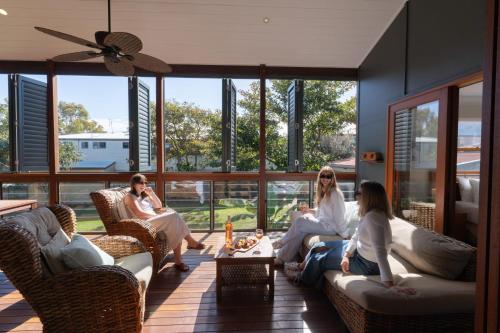Malakai Beach House — 4-Star Luxury Hotel in Caloundra, Australia