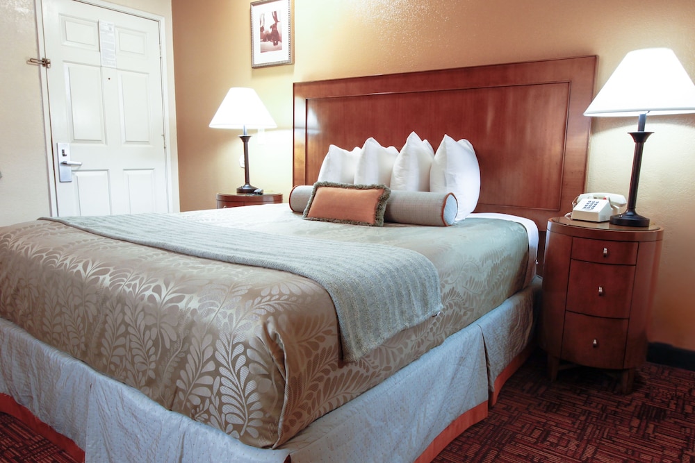 Heritage Inn La Mesa - photo 9