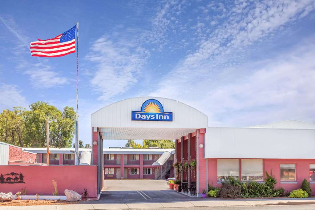 Days Inn by Wyndham Burns - featured photo