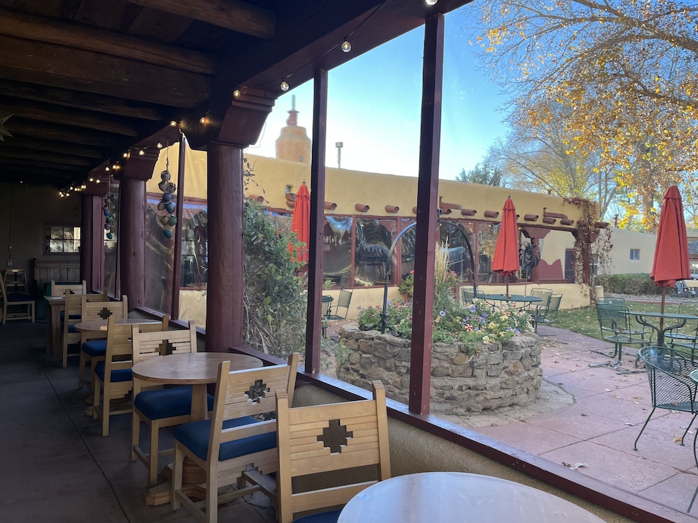 El Pueblo Lodge - photo 18