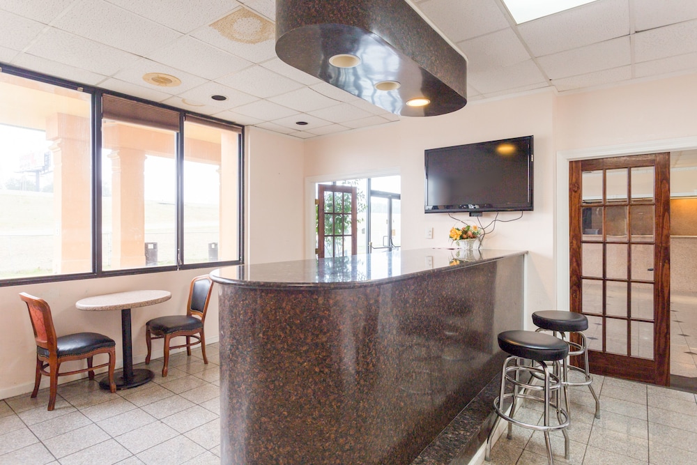 Bossier Inn and Suites - photo 32