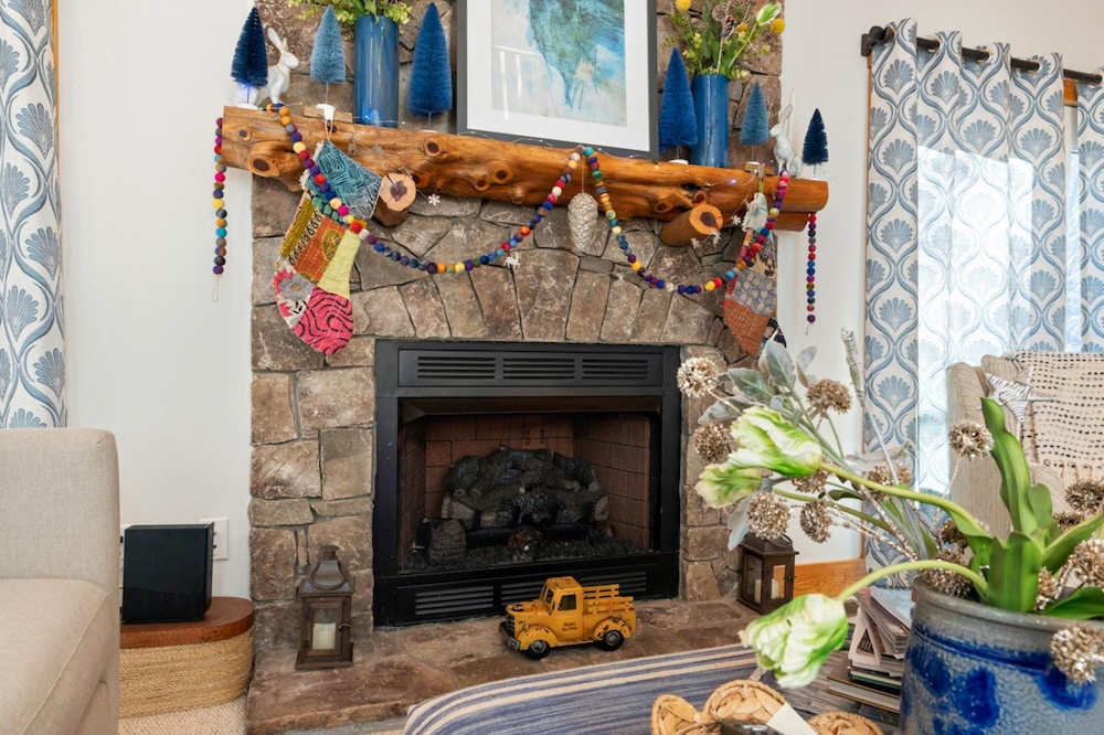 111 Hickory Springs in Wintergreen Resort - photo 3