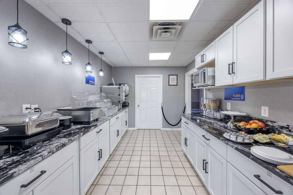 Best Western Spring Hill Inn & Suites - photo 28