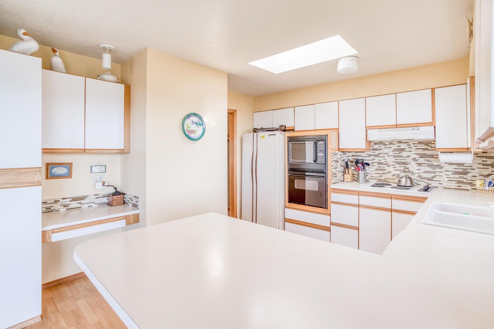 Peik's Place Lincoln City - photo 21