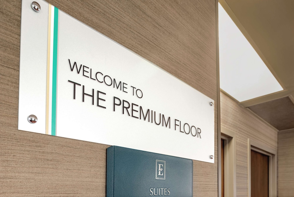 Embassy Suites by Hilton Chicago North Shore Deerfield - photo 17